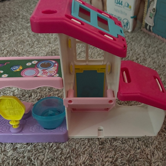 Barbie/Little People Pet Care Playset - like new - Picture 5 of 6
